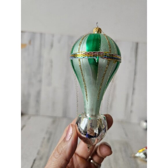 Vintage green Mercury glass Columbia hot air balloon tinsel ornament Xmas tree - Picture 1 of 11